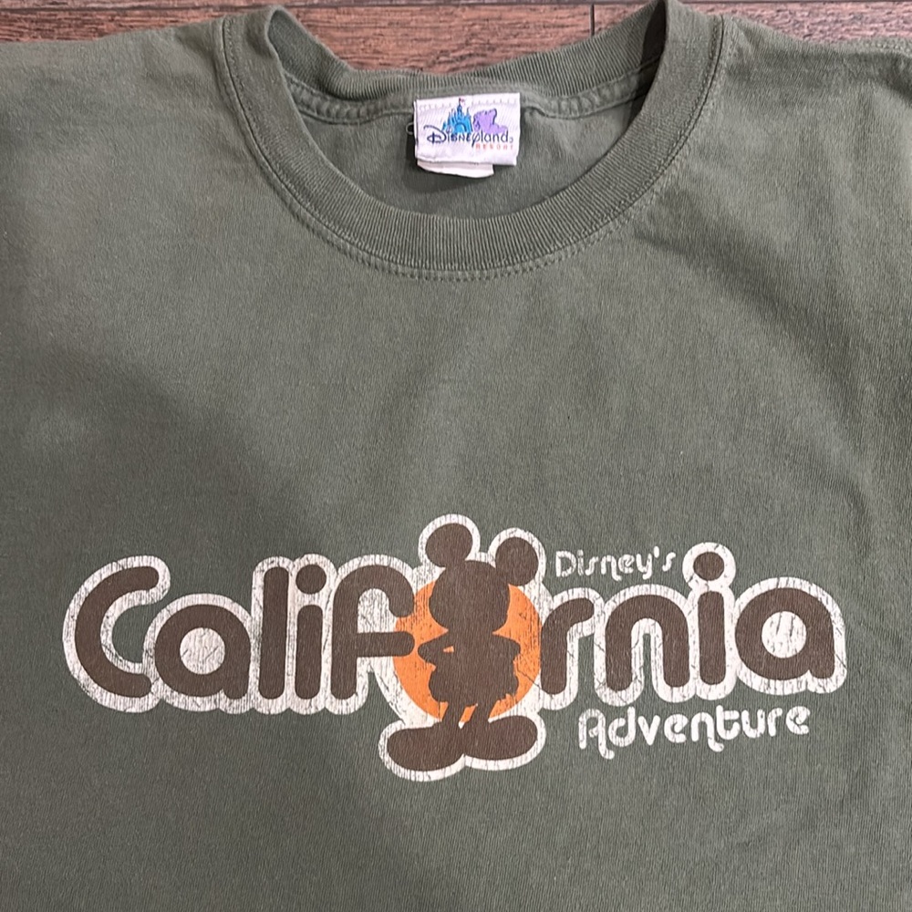 Disney’s California Adventure Green T-Shirt Vintage 2XL great condition!